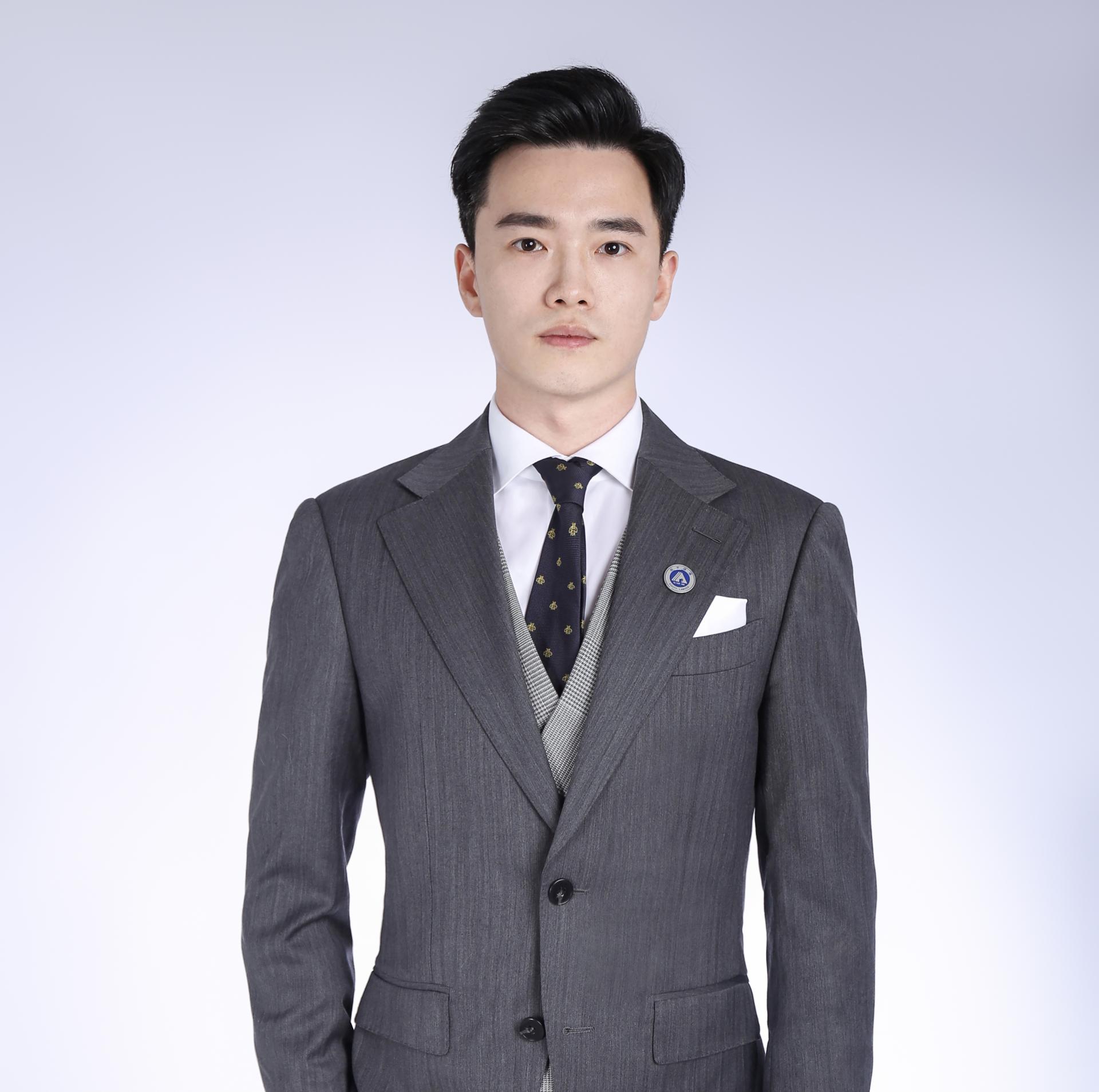 束振宇